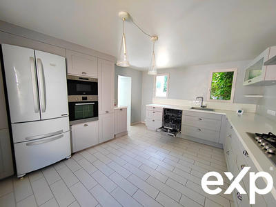 Maison - 167 m² - 8 pièces