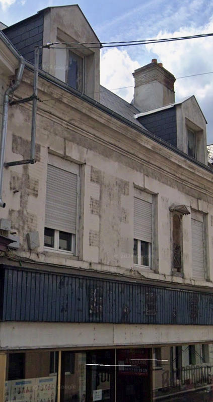 Maison - 240 m² - 8 pièces