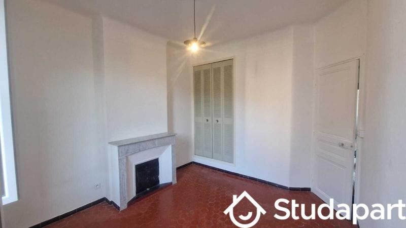 Chambre - 9 m² - 1 pièce