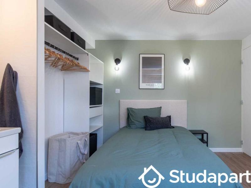 Appartement - 240 m² - 1 pièce