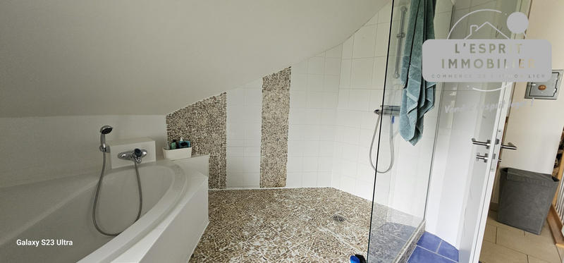 Villa - 225 m² - 6 pièces