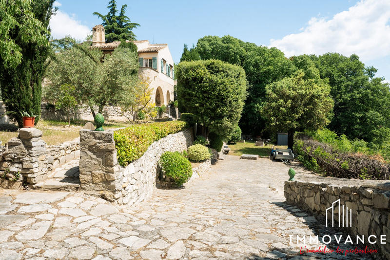 Maison traditionnelle - 161 m² - 6 pièces