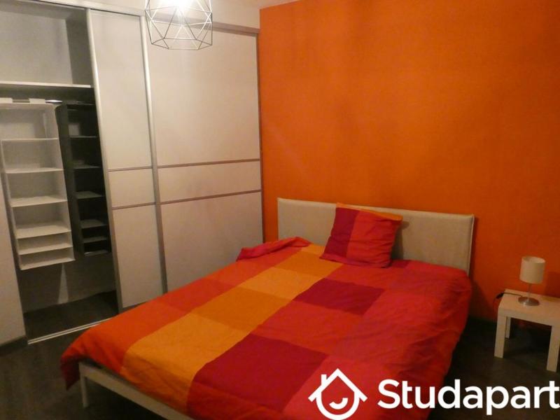 Chambre - 13 m² - 1 pièce