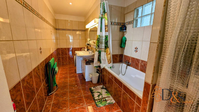 Appartement - 85 m² - 4 pièces