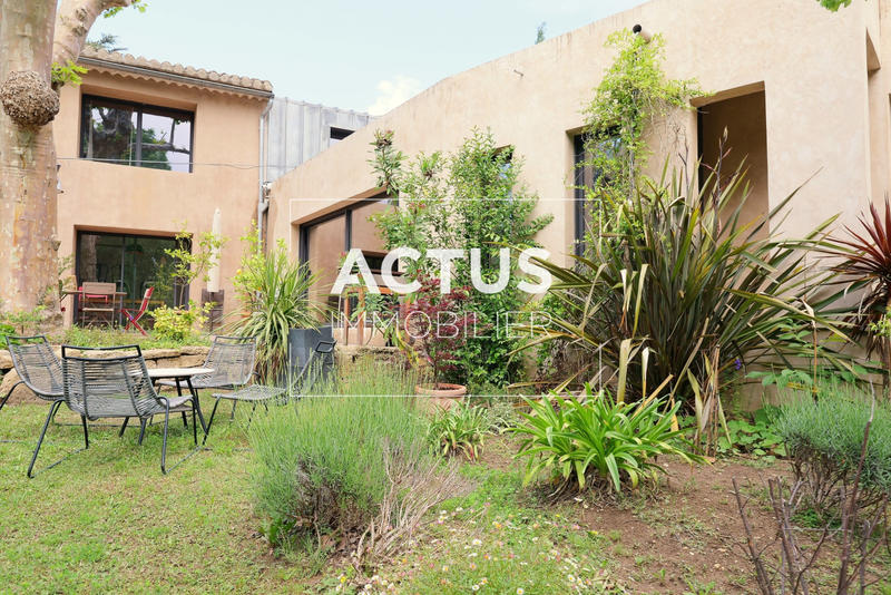 Maison - 182 m² - 6 pièces