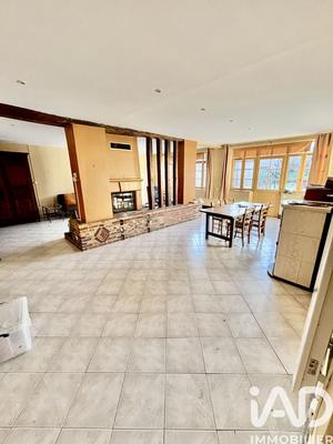 Maison - 245 m² - 12 pièces