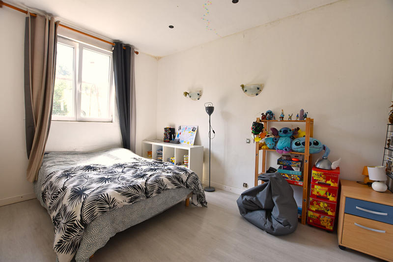 Maison - 151 m² - 9 pièces