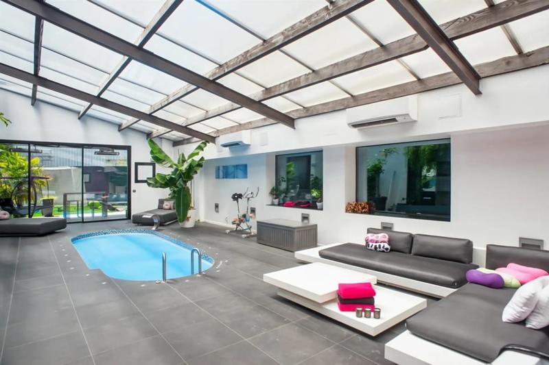 Maison - 390 m² - 10 pièces