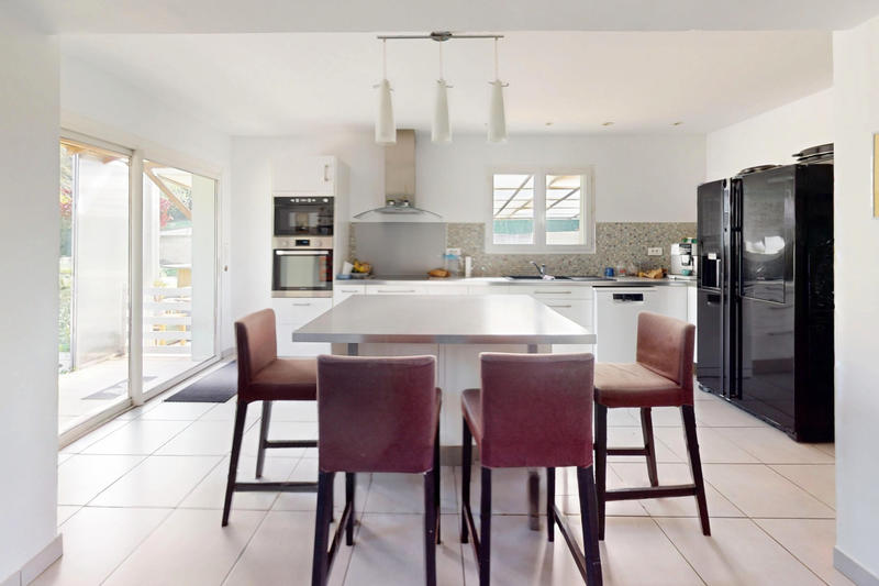 Maison - 190 m² - 6 pièces