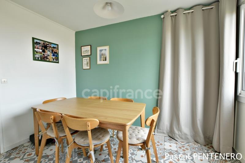 Appartement - 99 m² - 4 pièces