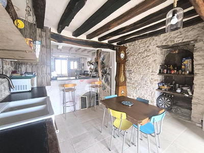 Maison - 96 m² - 5 pièces