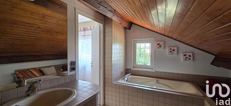 Maison - 235 m² - 7 pièces