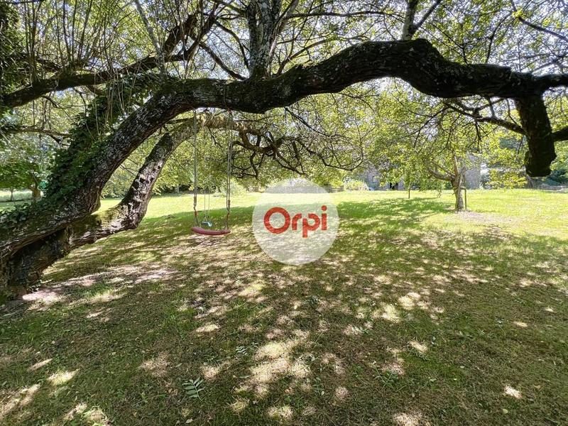 Maison - 234 m² - 5 pièces