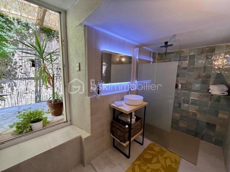 Demeure - 239 m² - 7 pièces