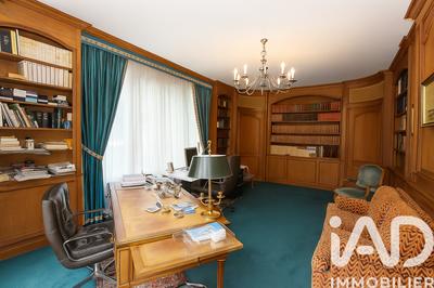 Maison - 468 m² - 12 pièces