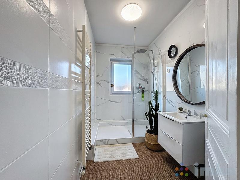 Maison - 182 m² - 6 pièces