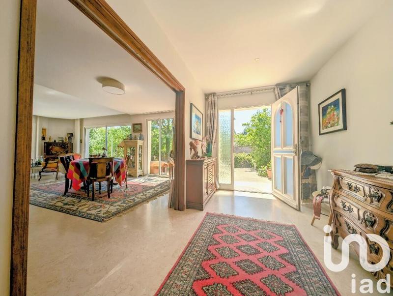 Maison - 300 m² - 12 pièces