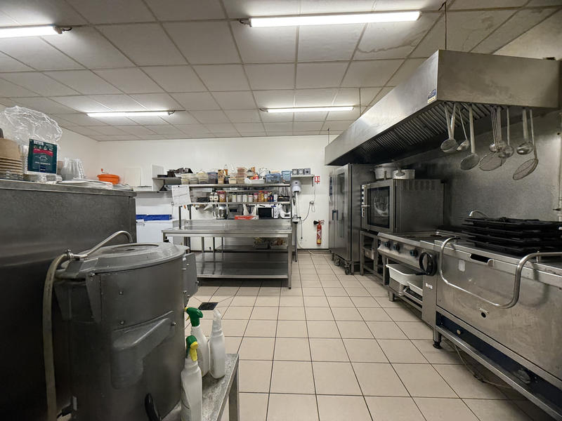 Fonds de commerce - Magasins - 256 m²