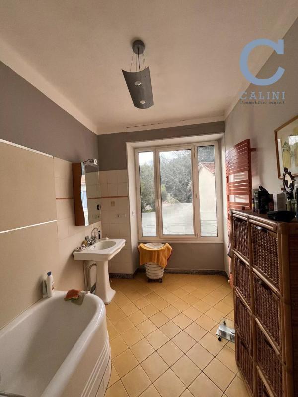 Maison de ville - 225 m² - 8 pièces