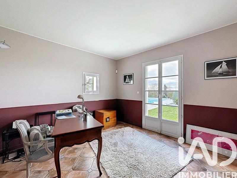 Maison - 219 m² - 8 pièces