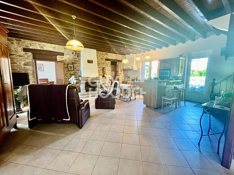 Maison - 214 m² - 5 pièces