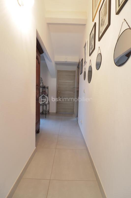 Villa - 202 m² - 10 pièces