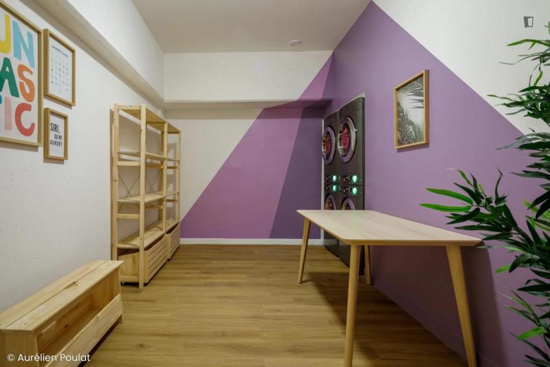 Chambre - 14 m² - 9 pièces