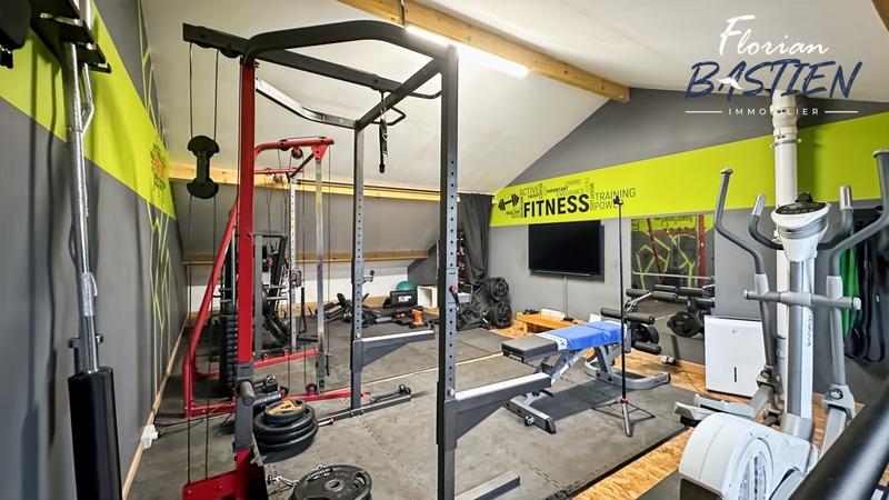 Maison - 180 m² - 7 pièces