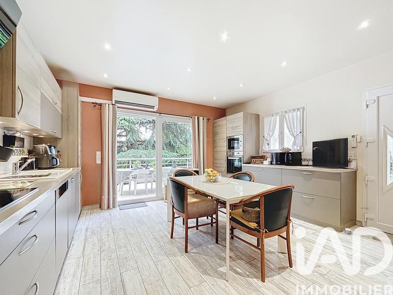 Maison - 164 m² - 9 pièces