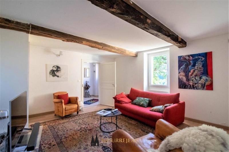 Propriété - 260 m² - 11 pièces