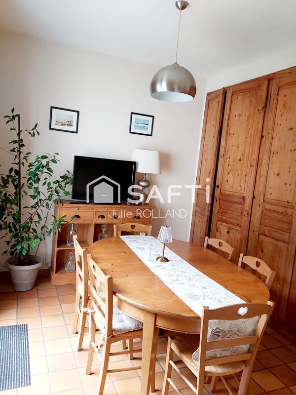 Maison - 202 m² - 8 pièces