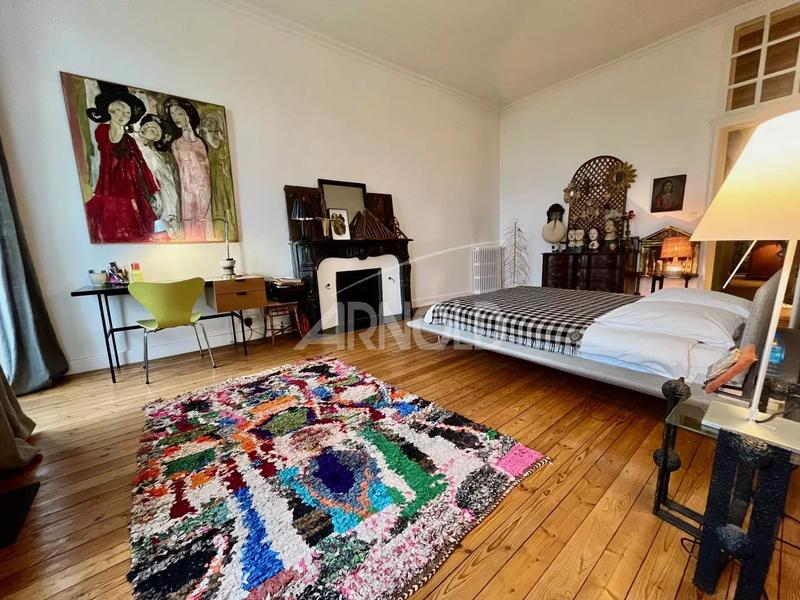 Appartement - 192 m² - 5 pièces