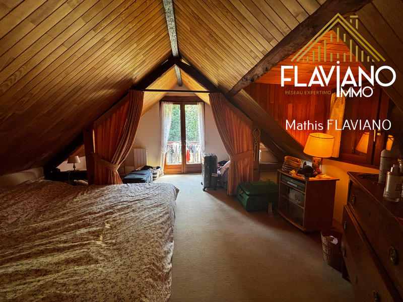 Maison - 804 m² - 12 pièces