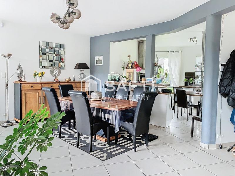 Maison - 212 m² - 7 pièces