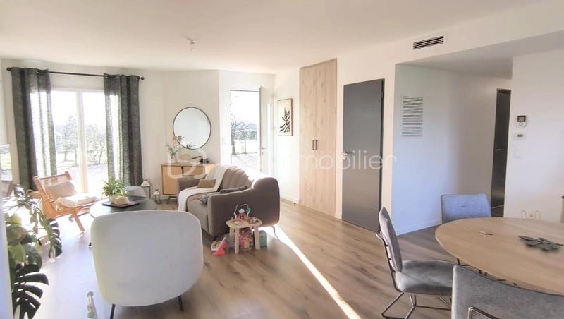 Maison - 90 m² - 4 pièces