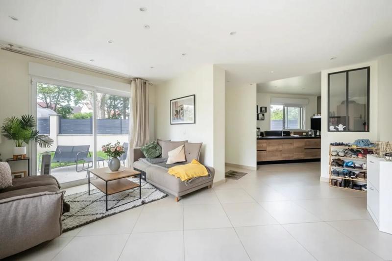 Maison - 98 m² - 5 pièces