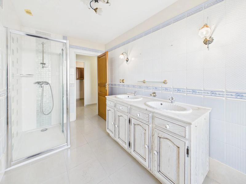 Local d'activités - 516 m²