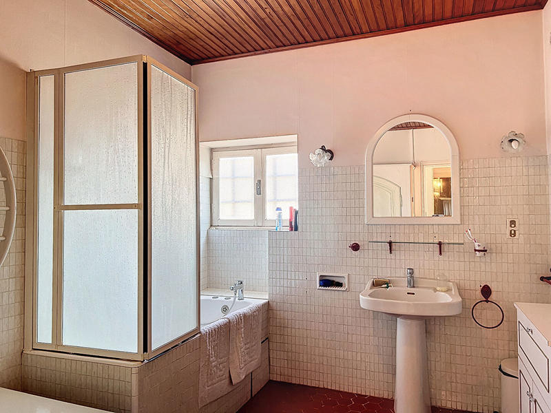 Maison - 394 m² - 6 pièces