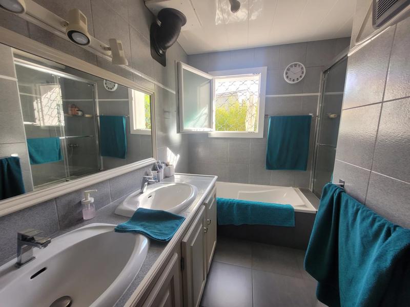 Villa - 243 m² - 11 pièces