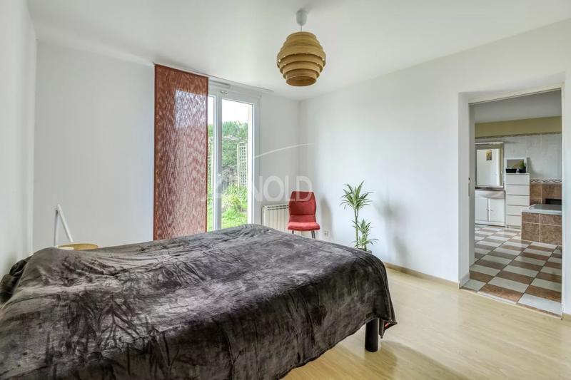 Maison - 266 m² - 9 pièces