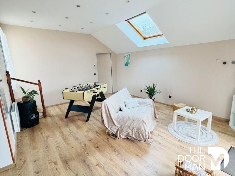 Maison - 205 m² - 8 pièces