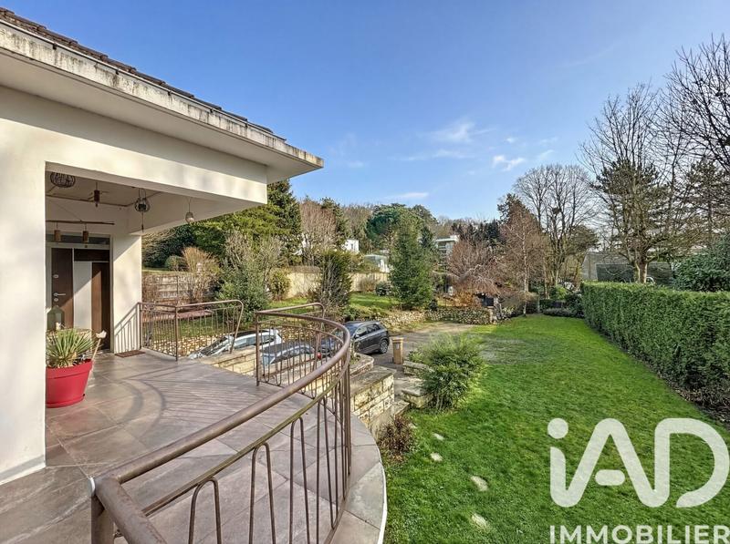 Maison - 220 m² - 7 pièces