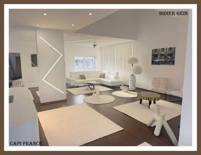 Maison - 210 m² - 5 pièces