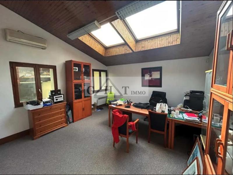 Entrepôt - 1 169 m²