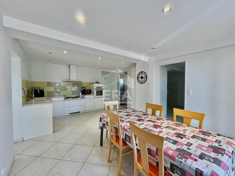 Maison - 198 m² - 6 pièces