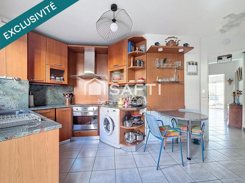 Appartement - 90 m² - 4 pièces