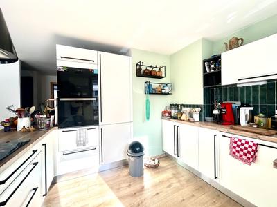 Appartement - 80 m² - 3 pièces