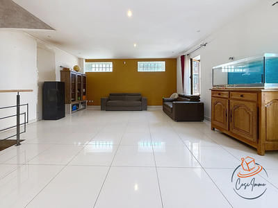 Appartement - 196 m² - 5 pièces