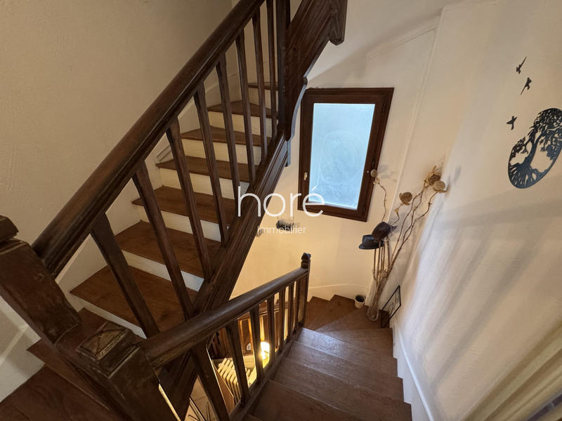 Maison - 178 m² - 9 pièces