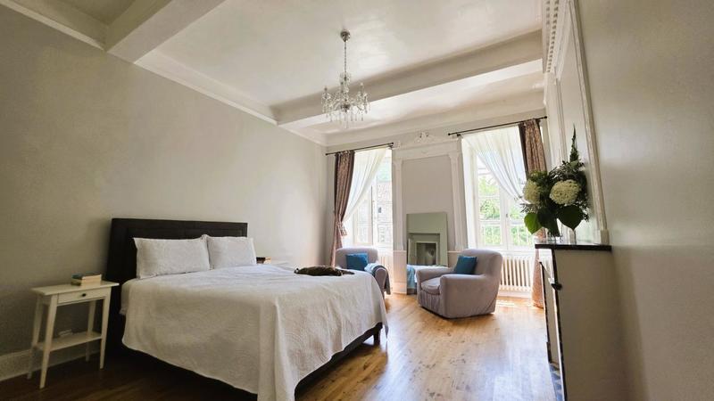 Propriété - 450 m² - 17 pièces